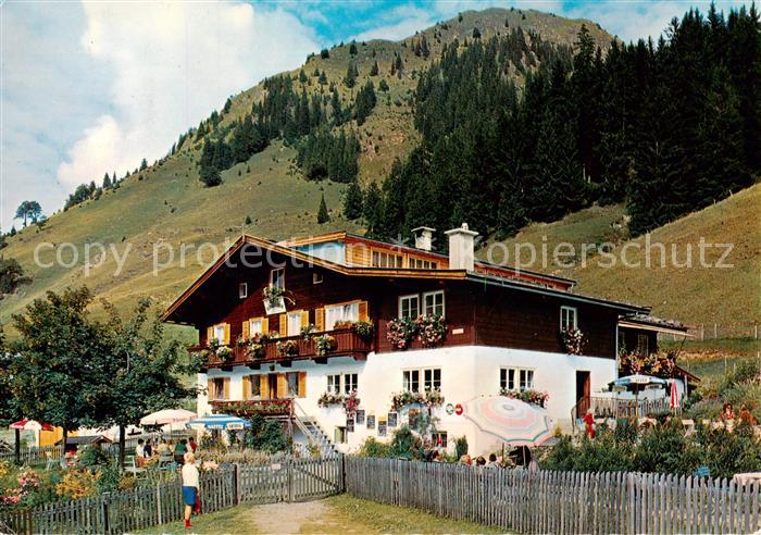Fieberbrunn Tirol AT Alpengasthaus Burger Alm mit Kleberkopf
