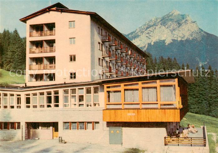 Mala Fatra Kleine Fatra SK Horsky hotel Boboty va Vratnej doline V pozadi Rozsut