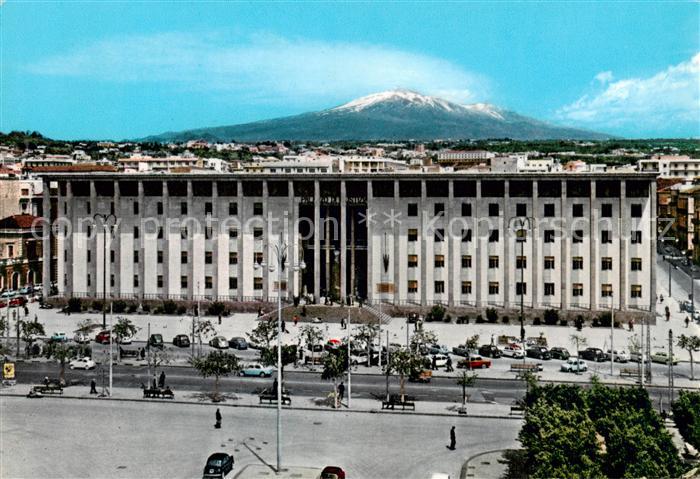 Catania Sicilia IT Palazzo di Giustizia ed Etna