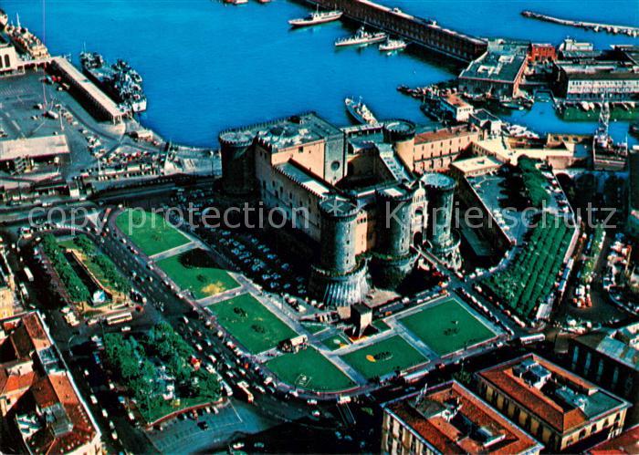 Napoli Neapel IT Piazza Municipio e Maschio Angioino veduta aerea