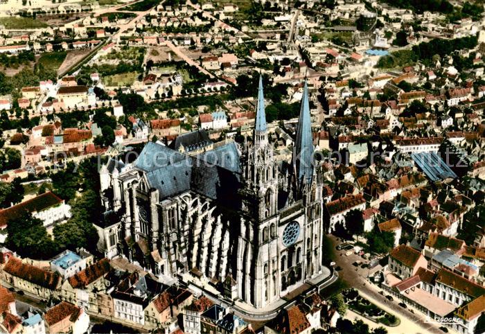 Chartres 28 En avion sur la ville Cathedrale