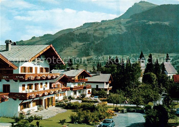 Kitzbuehel Tirol AT Blick zum Kitzbueheler Horn mit Haus Toni Sailer