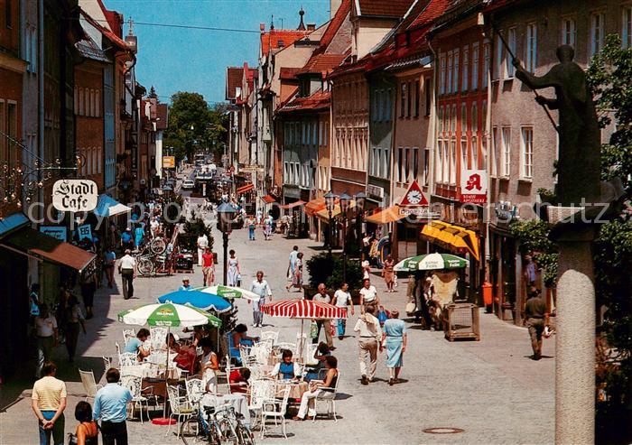 Fuessen Allgaeu Fussgaengerzone mit St Mang Denkmal