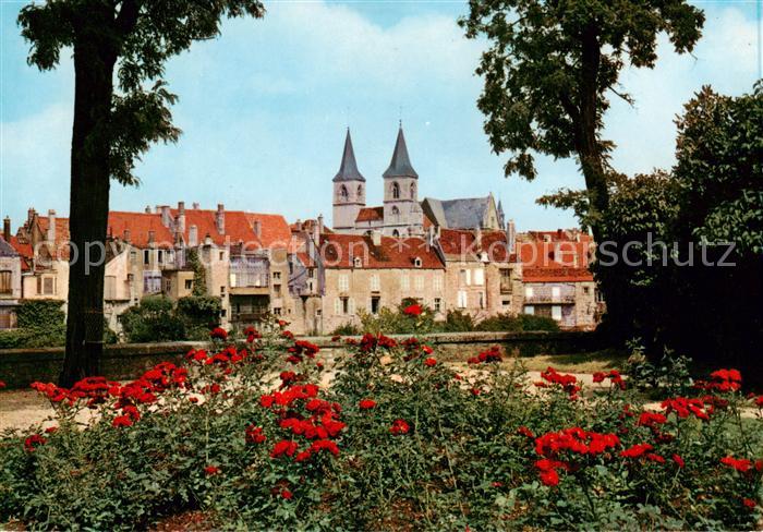 Chaumont 52 Haute-Marne La Basilique St Jean Baptiste vue du square