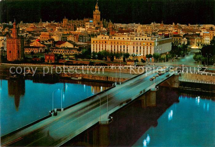 Sevilla Andalucia ES La ciudad de noche