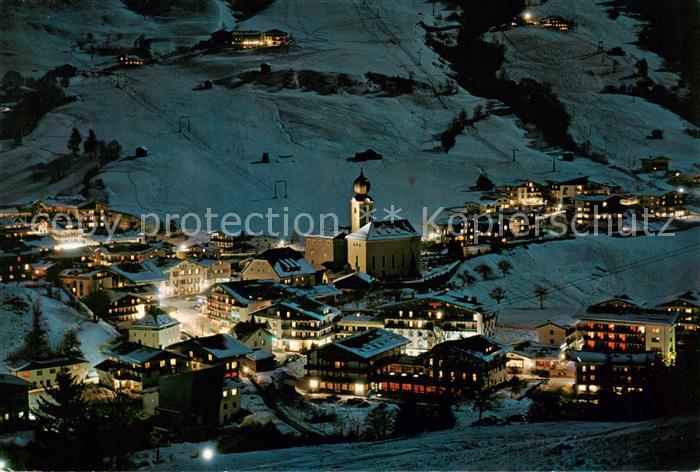 Saalbach -Hinterglemm AT bei Nacht