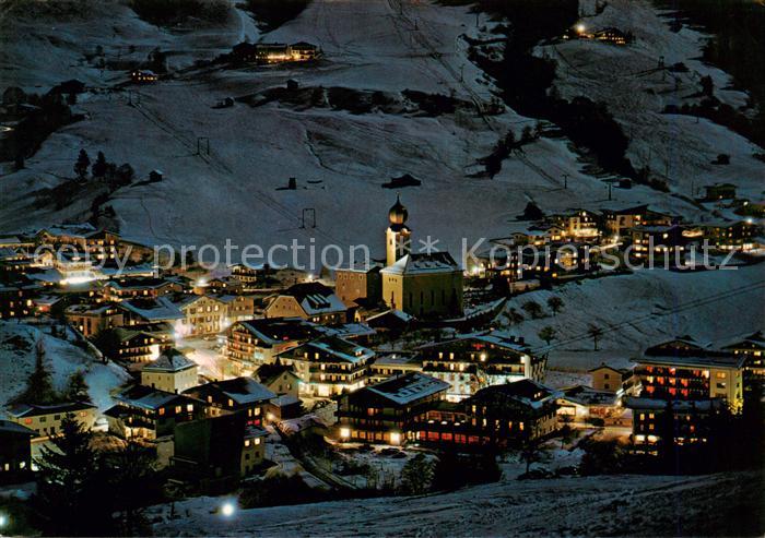 Saalbach -Hinterglemm AT bei Nacht