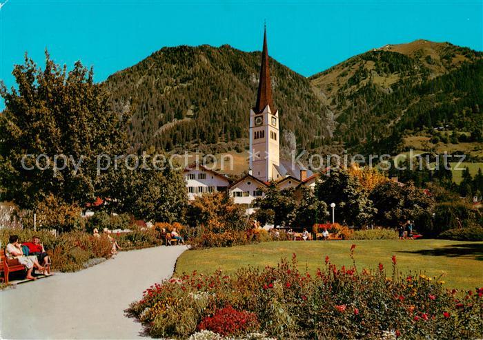 Bad Hofgastein AT Kurpark mit Pfarrkirche und Gamskarlspitze