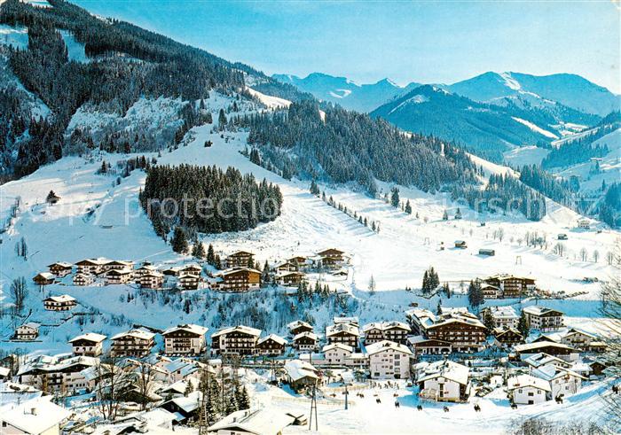 Hinterglemm Saalbach mit Reiterkogel Sessellift und Babyliften