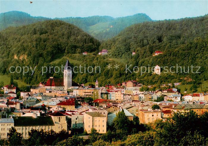 Hallein AT Altstadtkern mit Kirche