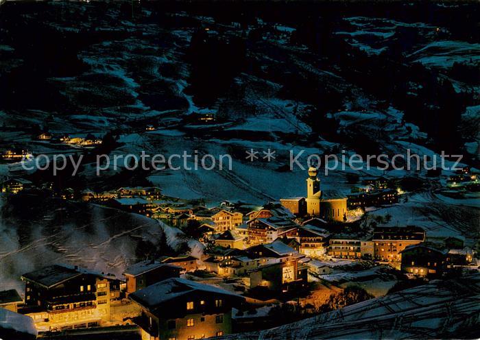 Saalbach -Hinterglemm AT bei Nacht