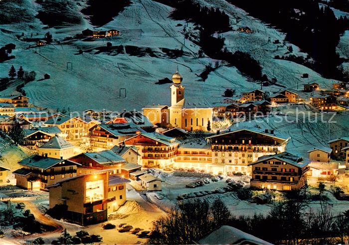Saalbach -Hinterglemm AT bei Nacht