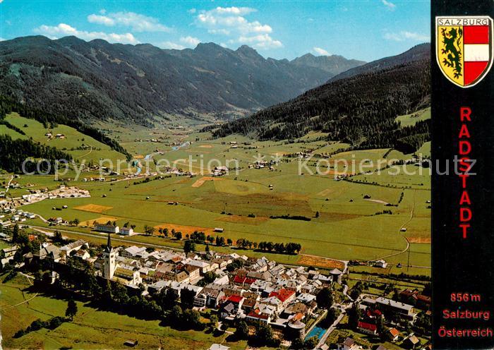 Radstadt AT mit Radstaedter Tauern Fliegeraufnahme