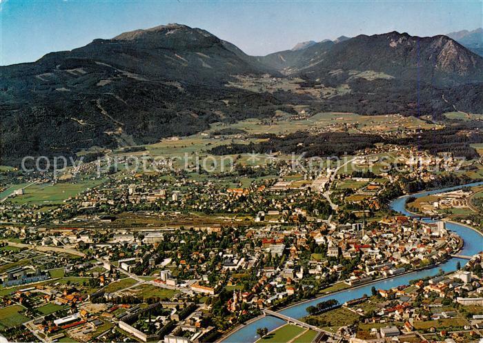 Villach Kaernten AT Panorama Draustadt mit Blick gegen Dobratsch
