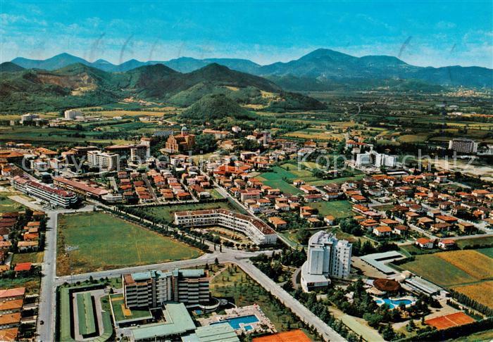 Montegrotto Terme IT Panorama im Hintergrund Colli Euganei