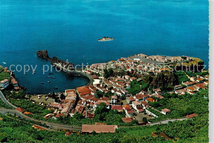 Madeira  Portugal Baia de Camara de Lobos Fliegeraufnahme