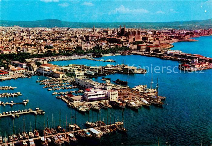 Palma Mallorca Vista parcial del Puerto En primer termine el Club Nautico