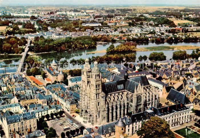 Tours 37 Cathedrale Saint Gatien XIIIe siècle vue aérienne