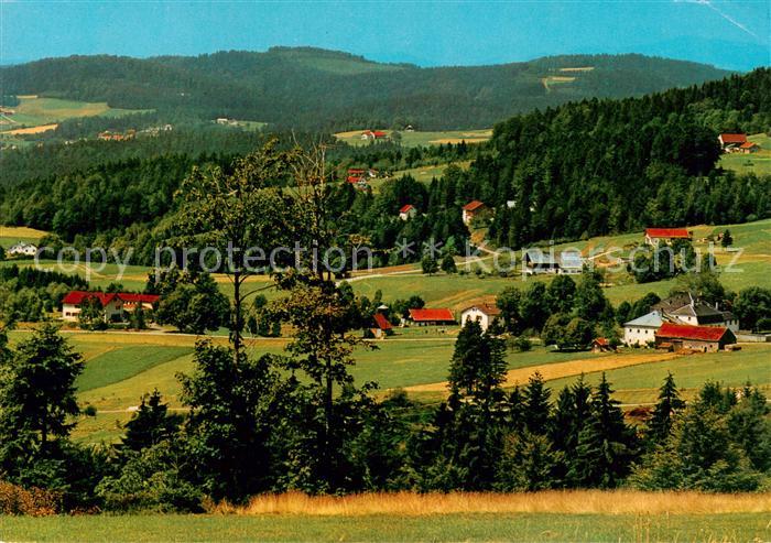 Lackenhaeuser Niederbayern mit Haus Boehmerwaeldler Adolf Webinger Haus und Juge