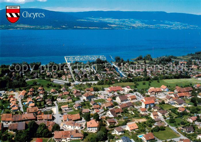 Cheyres Port et village au bord du lac de Neuchatel Vue aerienne