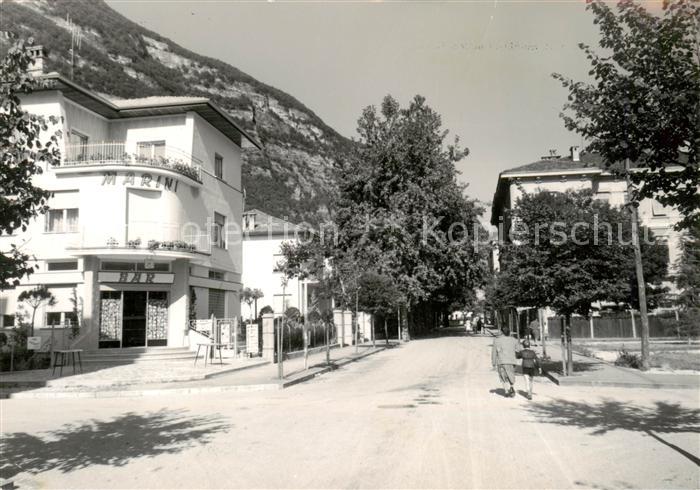 Mezzolombardo Trentino IT Marinie Bar Strassenpartie