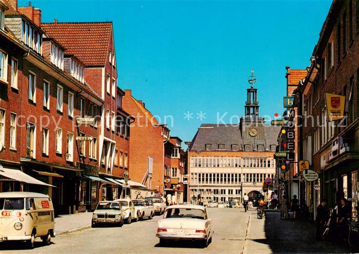 Emden  Ostfriesland Grosse Strasse und Rathaus