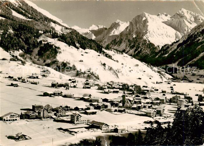 Klosters GR mit Silvrettagruppe