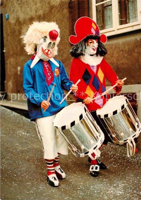 Basel BS Basler Fasnacht  e Waggis mit eme Harlekin Tambour