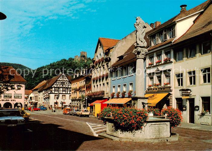 Waldkirch Breisgau Marktplatz mit Blick zur Kastelburg