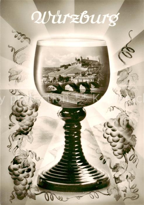 Wuerzburg Bayern Panorama mit Schloss durchs Weinglas