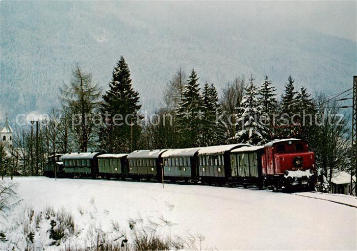 Altenau Oberbayern Sonderzug mit Oldtimer Garnitur bei der Ausfahrt Altenau