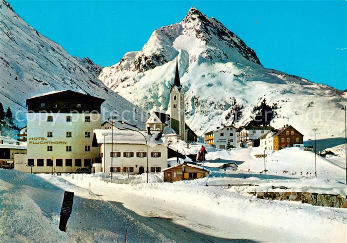 Galtuer Tirol mit Hotel Fluchthorn Kirche und Ballunspitze