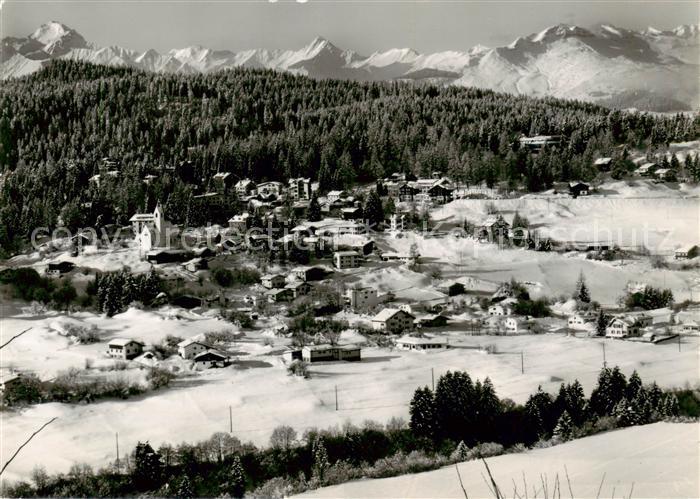 Flims Waldhaus mit den Buendner Oberlaenderbergen