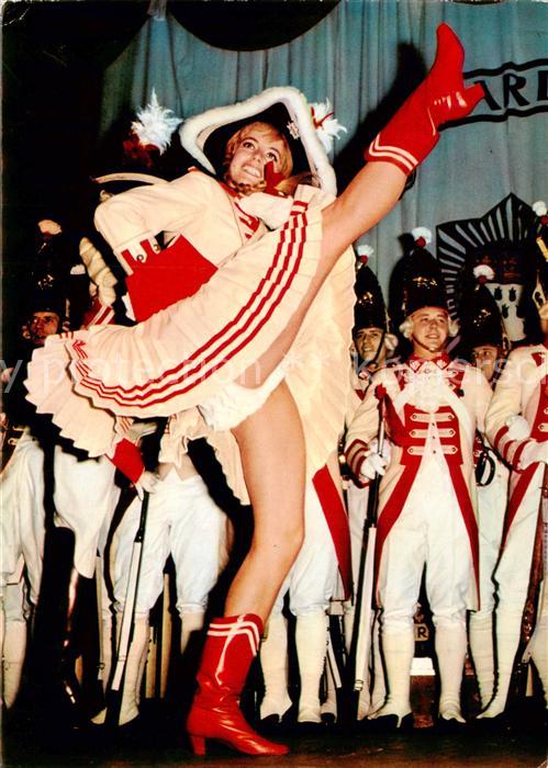 Koeln Rhein Mariechentanz der Prinzengarde