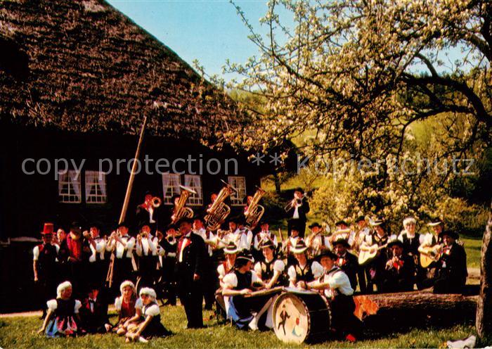 Glottertal Schwarzwald Trachtenkapelle und Trachtengruppe