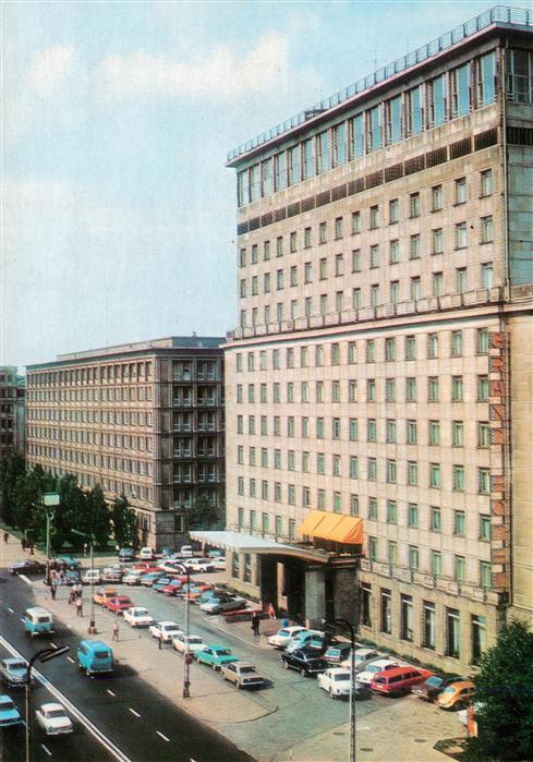 Warszawa Ulica Krucza z prawej Grand Hotel