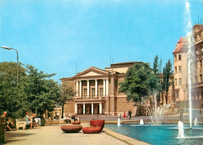 Halle Saale Theater des Friedens Fontaene