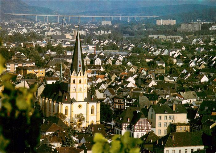 Bad Neuenahr-Ahrweiler Blick auf die Laurentiuskirche in Ahrweiler