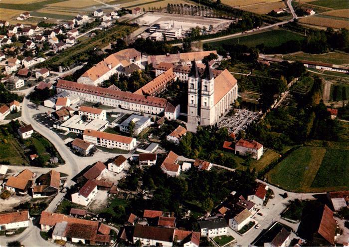 Niederalteich Donau Benediktiner Abteimit Landvolkshochschule Fliegeraufnahme