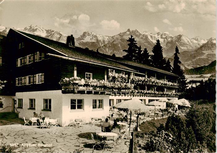 Sonthofen Oberallgaeu Allgaeuer Berghof im Hoernergebiet Restaurant Terrasse Al
