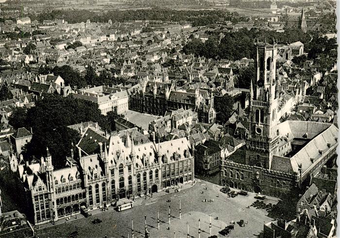 Brugge Bruges Flandern Wachtturm und grosser Platz Fliegeraufnahme