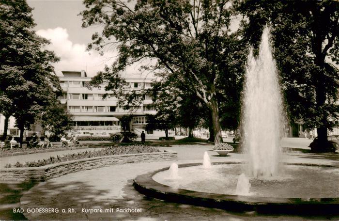 Bad Godesberg Kurpark mit Parkhotel und Fontaene