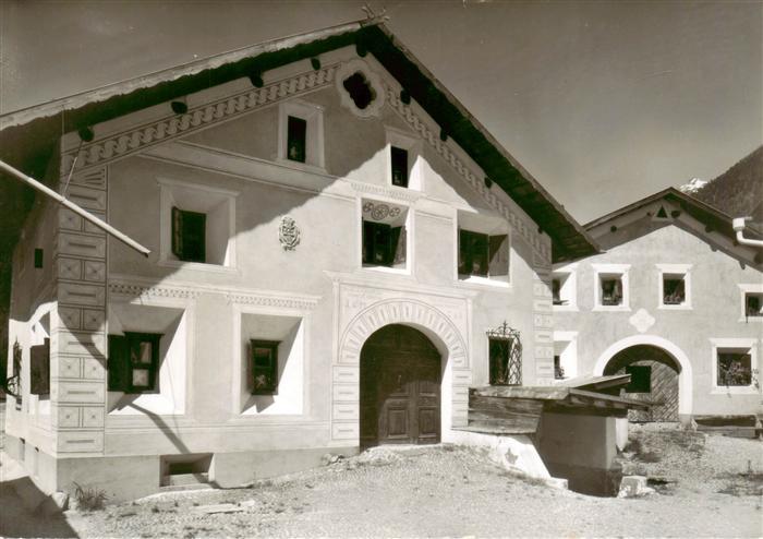 Bever Maloja GR Engadinerhaeuser mit Sgrafittoschmuck