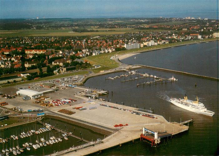 Cuxhaven Nordseebad Faehr und Jachthafen mit der Seebaederbruecke Fliegeraufnahm