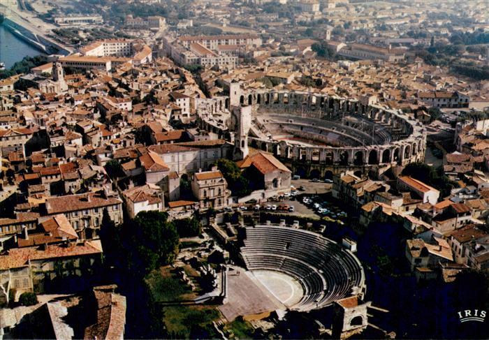 Arles 13 Le Theatre Antique et les Arenes Vue aerienne