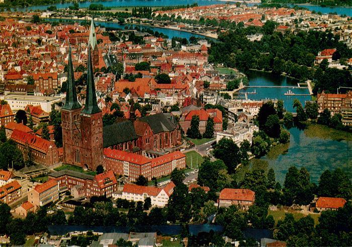 LueBECK  CITY Fliegeraufnahme mit Kirche