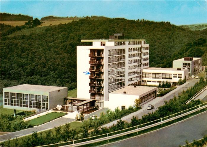 Manderscheid Eifel Eifelsanatorium mit Blick auf Mosenberg