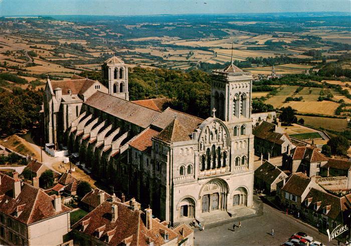 Vezelay 89 Yonne La basilique Sainte Madeleine Vue aerienne