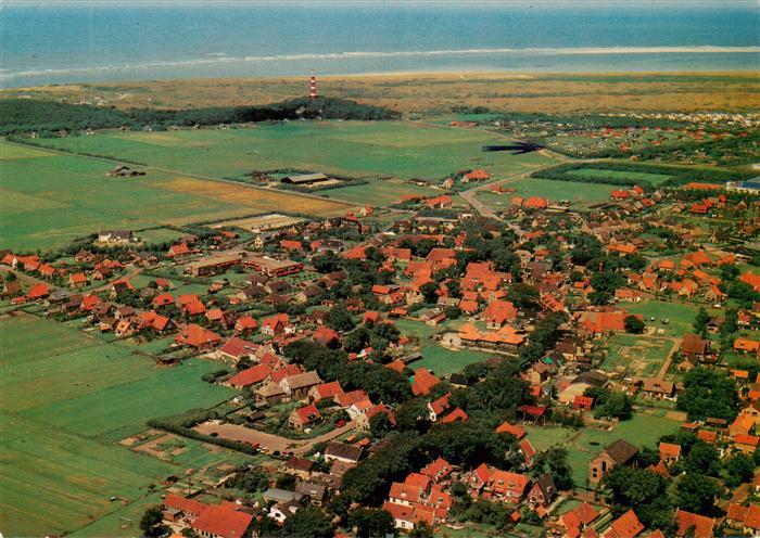 Ameland NL Gezicht op Hollum en vuurtoren Fliegeraufnahme