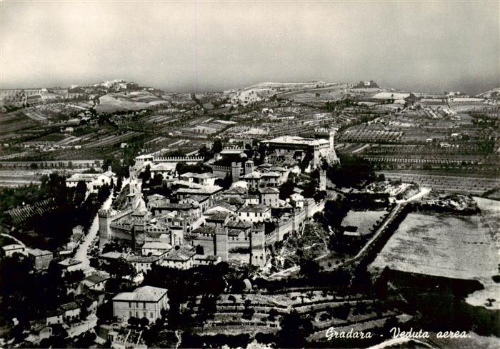 Gradara Pesaro IT Fliegeraufnahme